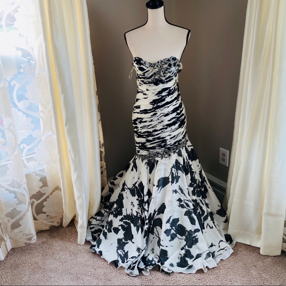 Elegant mermaid gown